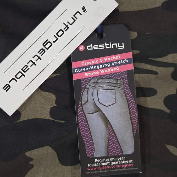 Cover Girl Camo Print Adjustable & Removeable Straps Jumpsuit Size 11/12 NWT - Picture 7 of 10